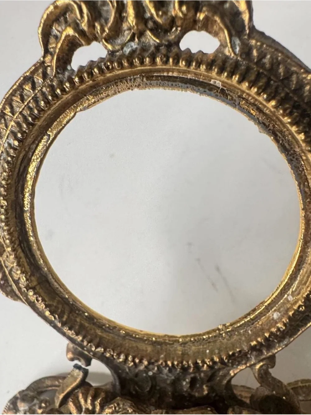 Vintage Ornate Gold Lipstick Stand